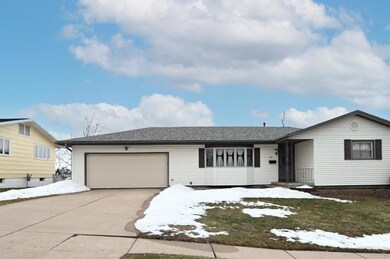 200 32nd St NW, Cedar Rapids, IA 52405 - photo 3