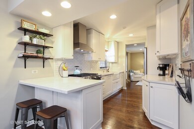 208 E Crescent Ave, Elmhurst, IL 60126 - photo 3