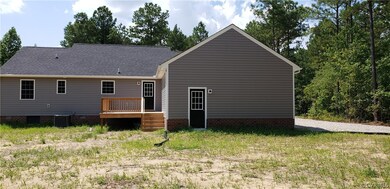 9445 Robin Rd, Disputanta, VA 23842 - photo 6