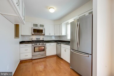 3057 Hickory Grove Ct, Fairfax, VA 22031 - photo 4