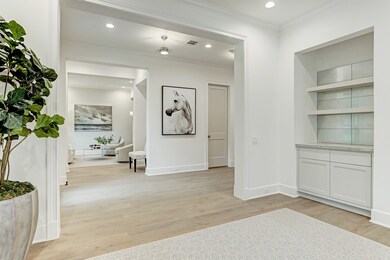 The incredible floor plan showcases a seamless flow from room to room. No detail left undone, 2144 Pelham was built to perfection by Layne Kelly homes.
