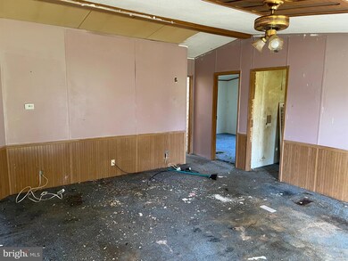 537 Dreibelbis Mill Rd, Shoemakersville, PA 19555 - photo 2