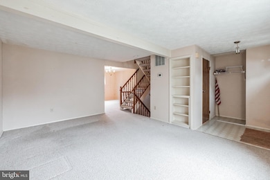 19105 Willow Spring Dr, Germantown, MD 20874 - photo 5