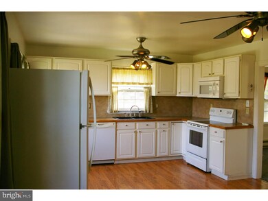 136 Bay St, Penns Grove, NJ 08069 - photo 5