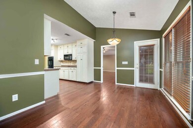 Keeping room and breakfast dining