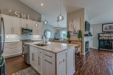05-97 Peninsula Pointe D3 005