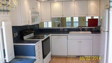 2447 Highridge Ln SE unit 6, Grand Rapids, MI 49546 - photo 2