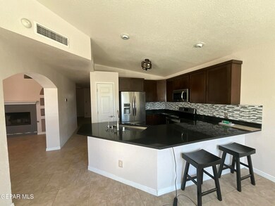 415 Mercer Ln, Horizon City, TX 79928 - photo 7