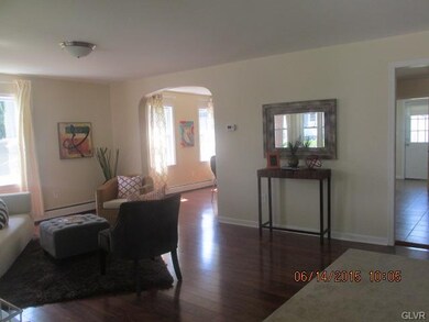 711 Heckman Ave, Nazareth, PA 18064 - photo 3