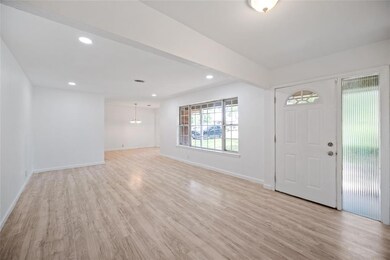 1207 Crestwood Dr, Cleburne, TX 76033 - photo 2