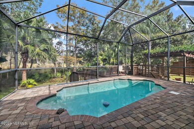 932 Woodbridge Hollow Dr N Patio