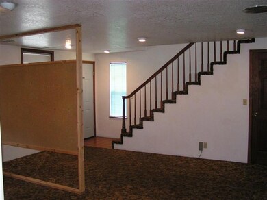 611 SE L St, Grants Pass, OR 97526 - photo 3