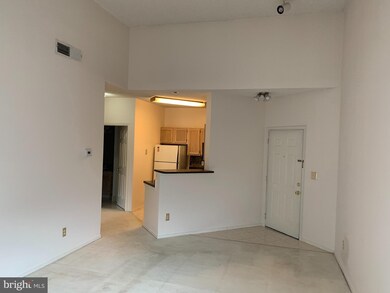 13068 Autumn Woods Way unit 201, Fairfax, VA 22033 - photo 4