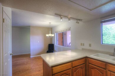 Dining Area & Kitchn