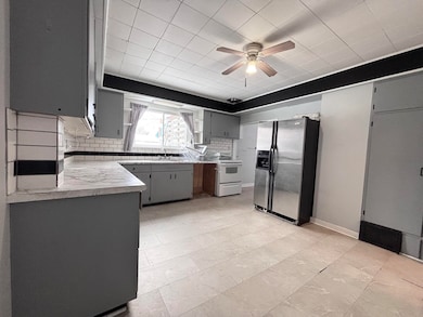 612 6th St W, Ashland, WI 54806 - photo 5