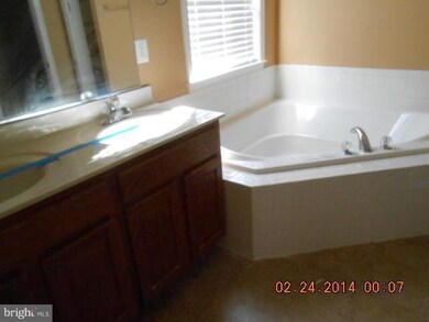 7450 Tottenham Dr, White Plains, MD 20695 - photo 6