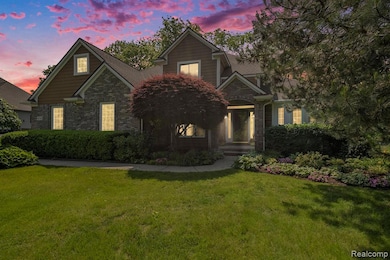 Amazing 4 bedroom colonial