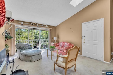 212 Larch Ln unit F3, Mahwah, NJ 07430 - photo 5