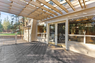 69301 Lariat, Sisters, OR 97759