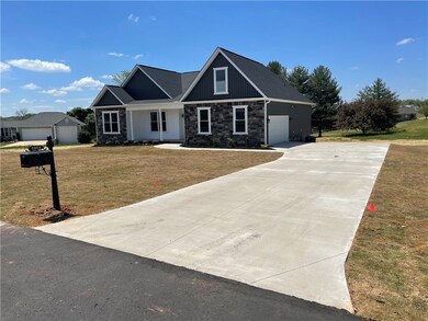 1904 Queen Dr, Walhalla, SC 29691 - photo 4