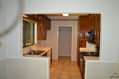 1526 Timber Creek Dr, Tyler, TX 75703 - photo 5