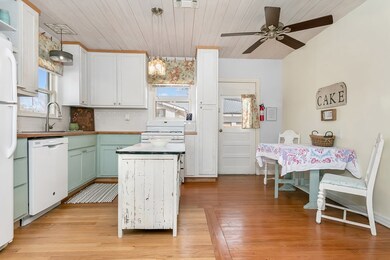 108 E Grothe St, Fredericksburg, TX 78624 - photo 7