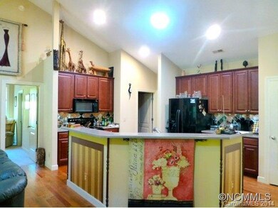 Pretty kitchen