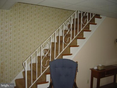 208 Golf Rd, Darby, PA 19023 - photo 2