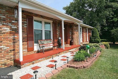 604 Blankner Rd, Sykesville, MD 21784 - photo 2