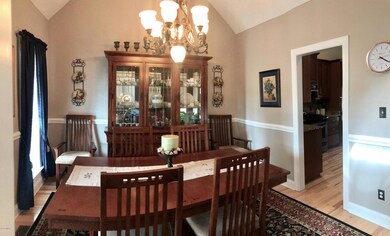 Eagle dining