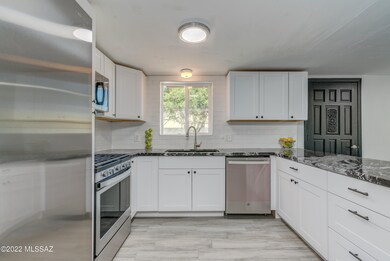 E 23rd St_34