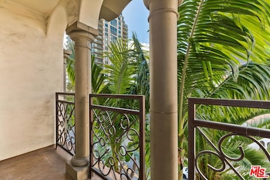 10795 Wilshire Blvd unit 403, Los Angeles, CA 90024 - photo 4