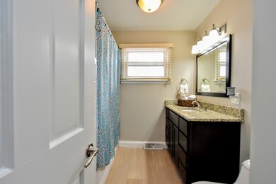 103 Spruce Ave, Waukegan, IL 60087 - photo 2