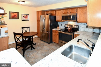 12006 Ridge Knoll Dr unit 508B, Fairfax, VA 22033 - photo 7