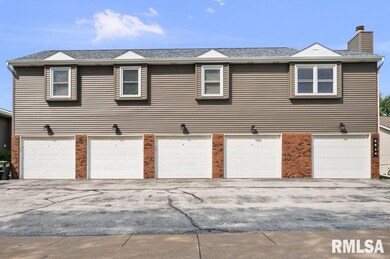 2514 E 51st St unit A, Davenport, IA 52807 - photo 2