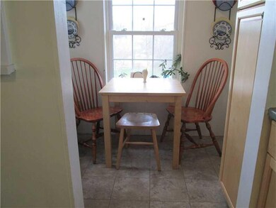 Kitchen. breakfast nook