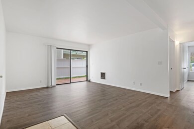 05 - Living Room