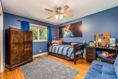 10S090 Springbrook Dr, Naperville, IL 60565 - photo 4