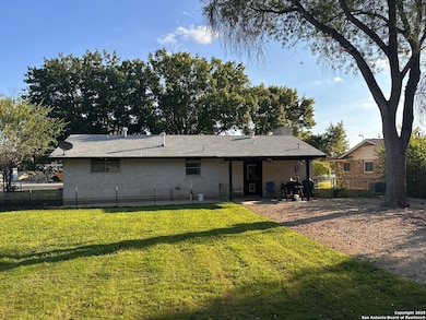 1706 24th St, Hondo, TX 78861 - photo 3