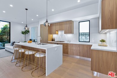 DESIGNER KITCHEN