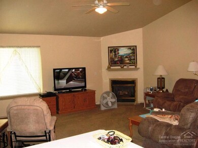 944 NE Hidden Valley Dr, Bend, OR 97701 - photo 3