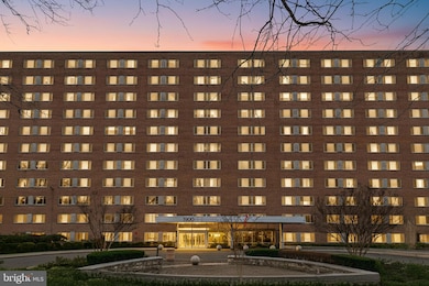 Park Sutton Condominiums unit 618, Silver Spring, MD 20910 - photo 2