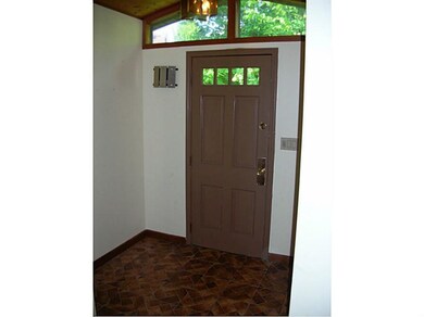 Entry/Foyer.