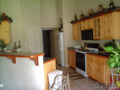 Great Kitchen - open to Living Area - wonderful fo