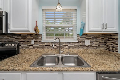 226 E Cypress Ave, Defuniak Springs, FL 32433 - photo 6