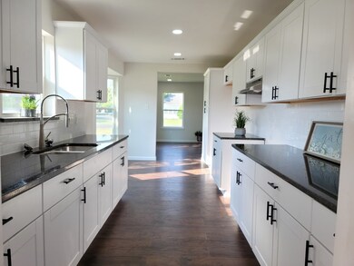 7704 Kingsley St, Houston, TX 77087 - photo 3