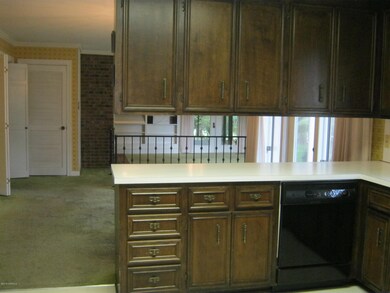 1252 Oakdale Dr, Williamston, NC 27892 - photo 5