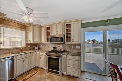 13-Kitchen