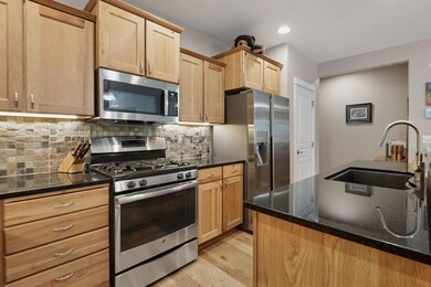 910 N Hindeman St, Sisters, OR 97759 - photo 7