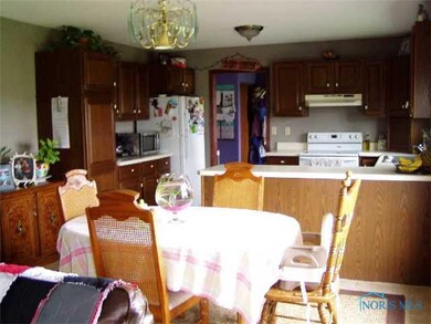 522 N Lincoln St, West Unity, OH 43570 - photo 3